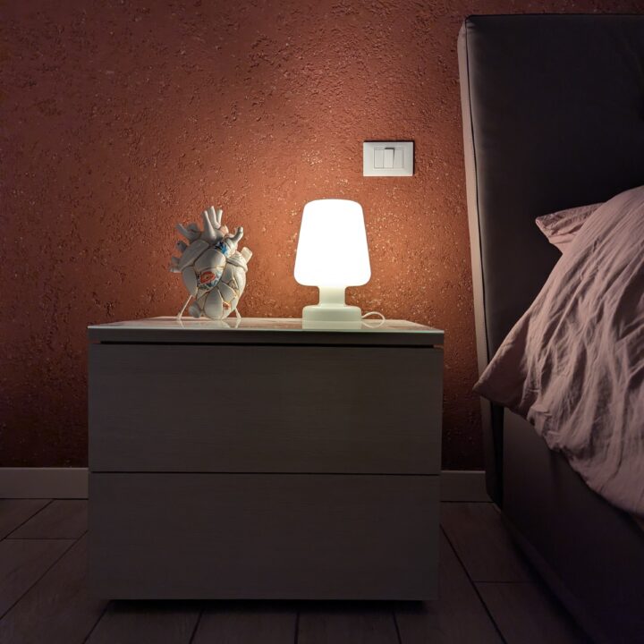7-materico-effetto pietra-terracotta-camera da letto